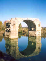 pont d'ambrusum.jpg (15391 octets)