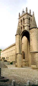 Cathedrale-St-Pierre (43766 octets)